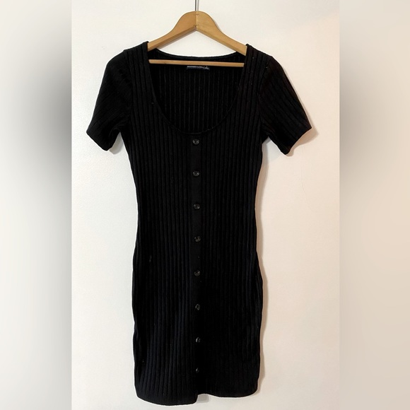 Abercrombie & Fitch Dresses & Skirts - 🖤 Black Abercrombie and Fitch button down dress, size small